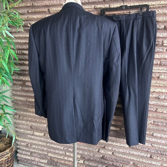 Hart Schaffner Marx Gold Trumpeter Dark Navy Pinstripe Wool Suit Size 42 R - Picture 5 of 12